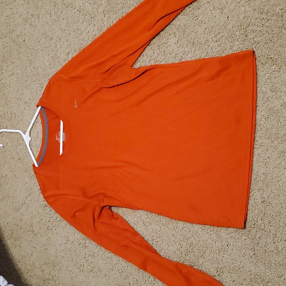 Nike long sleeve t-shirt